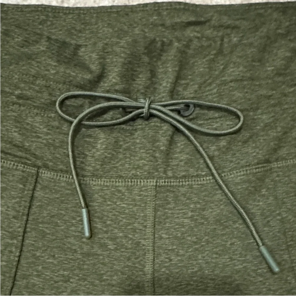 Old Navy Active CozeCore High-Rise
Green Leggings - Picture 3 of 12